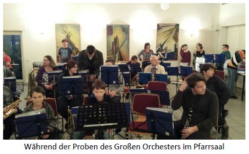 W&auml;hrend der Proben des Gro&szlig;en Orchesters im Pfarrsaal