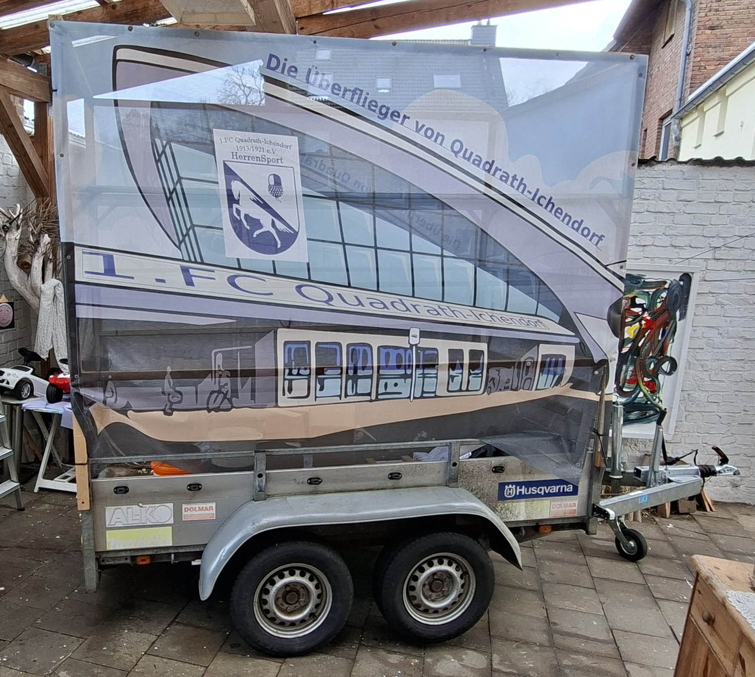 Anhänger komplett von Rechts